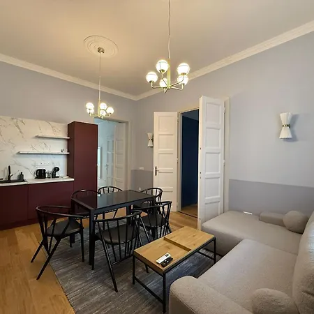 3br Modern For 8 Brand New *